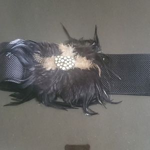 Nwot waist cinch belt w/heart black, creme feather